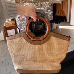Beautiful FOSSIL Straw Tote Bag With Bamboo Handle