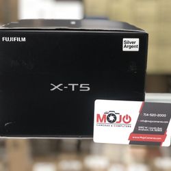 Fujifilm X-T5 Camera Body