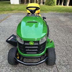 2025 John Deere Riding Lawn Mower 