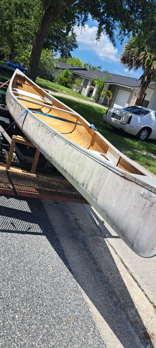 Canoe In good condition