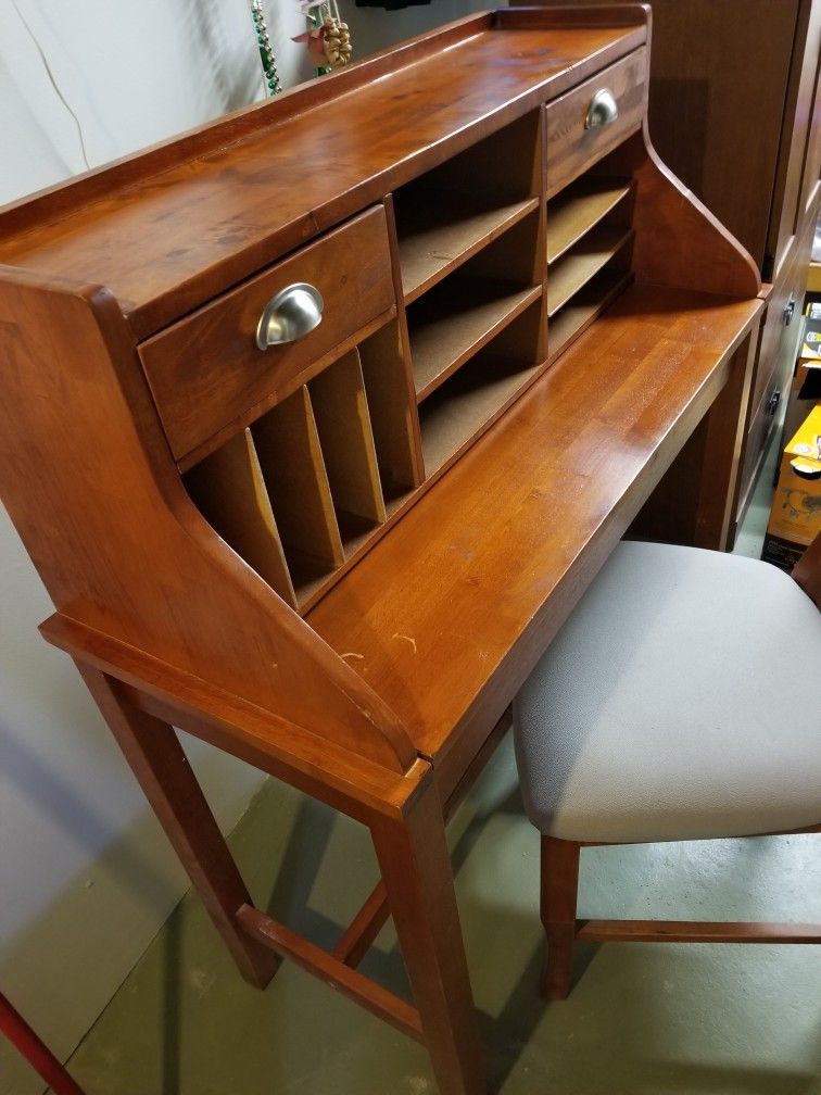 Wood Desk With Chair