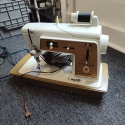 Maquina De Coser De 1965