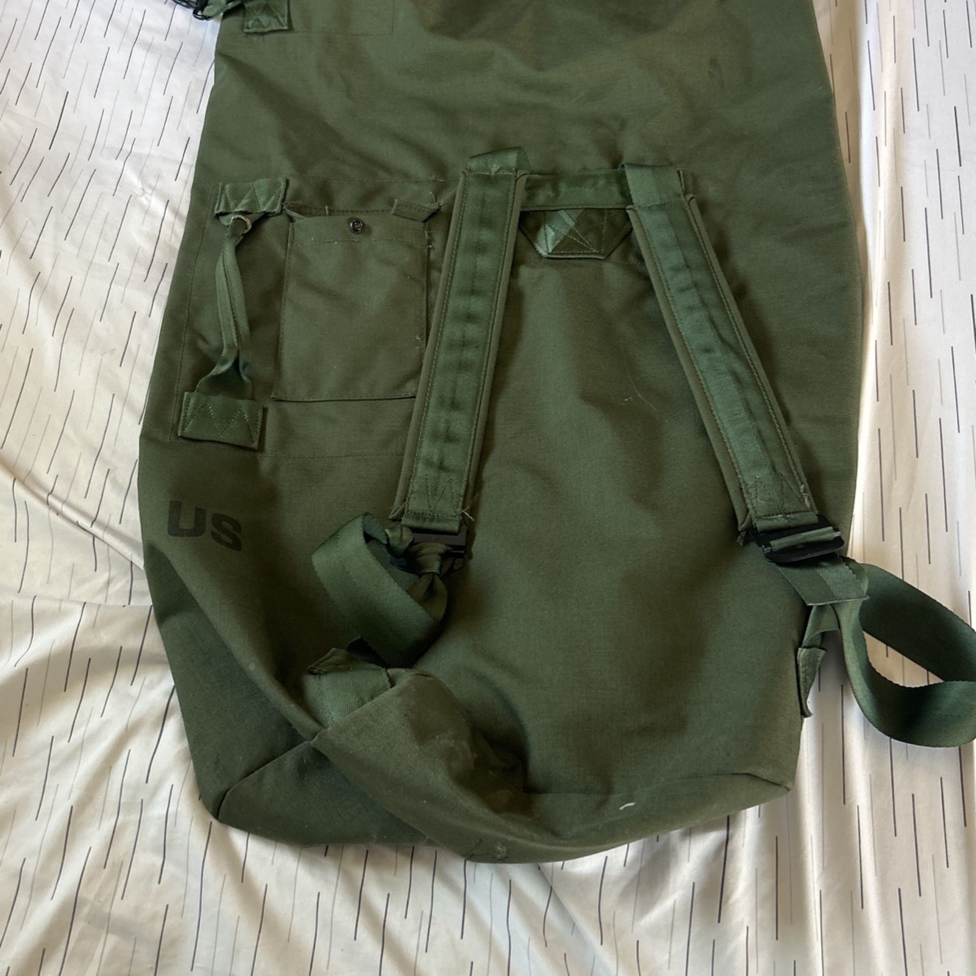 GENUINE U.S ARMY/AIR FORCE ISSUE NYLON DUFFLE KIT BAG Backpack Adjustable M1
