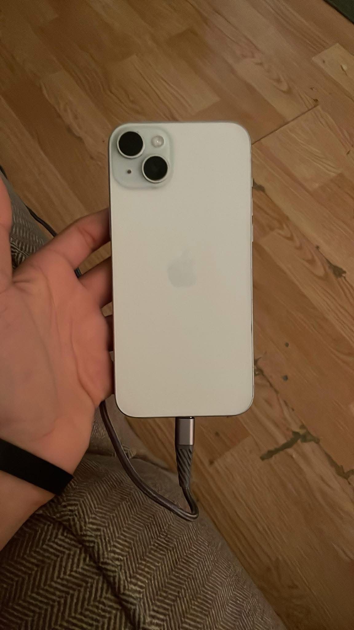 iPhone 15 Plus 