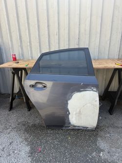 Toyota Prius ( 2010 2011 2012 2013 2014 2015 ) rear door shell right passenger side RH ORIGINAL USED
