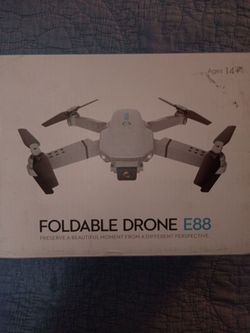 Foldable drone e88