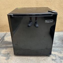 Magic Chef 1.7 Cubic Feet Mini Refrigerator