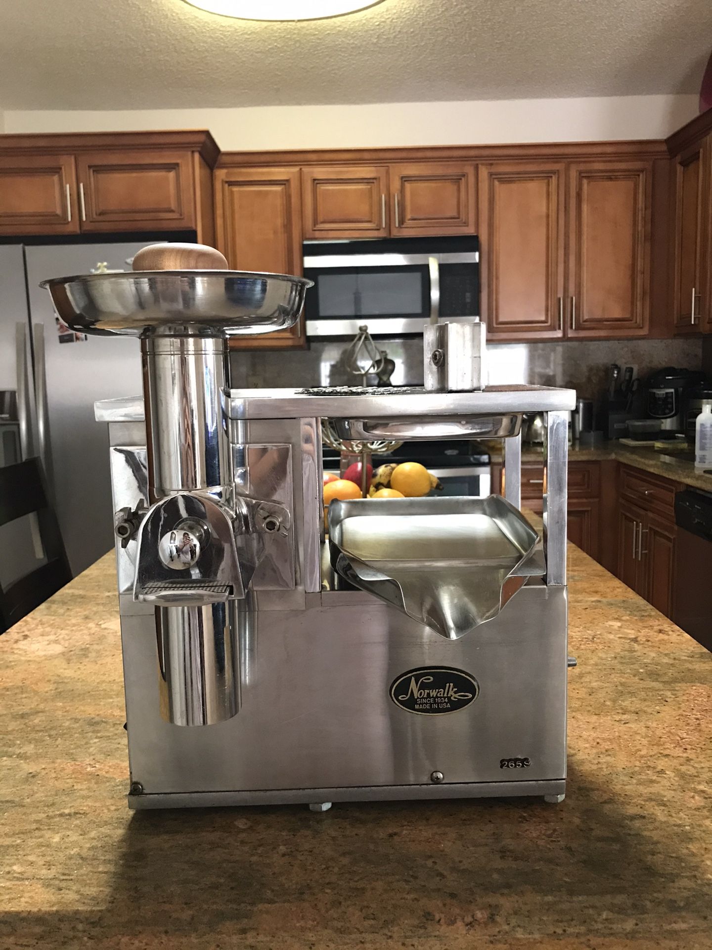 Norwalk Juicer Model 265S Hydraulic Cold Press Juicer
