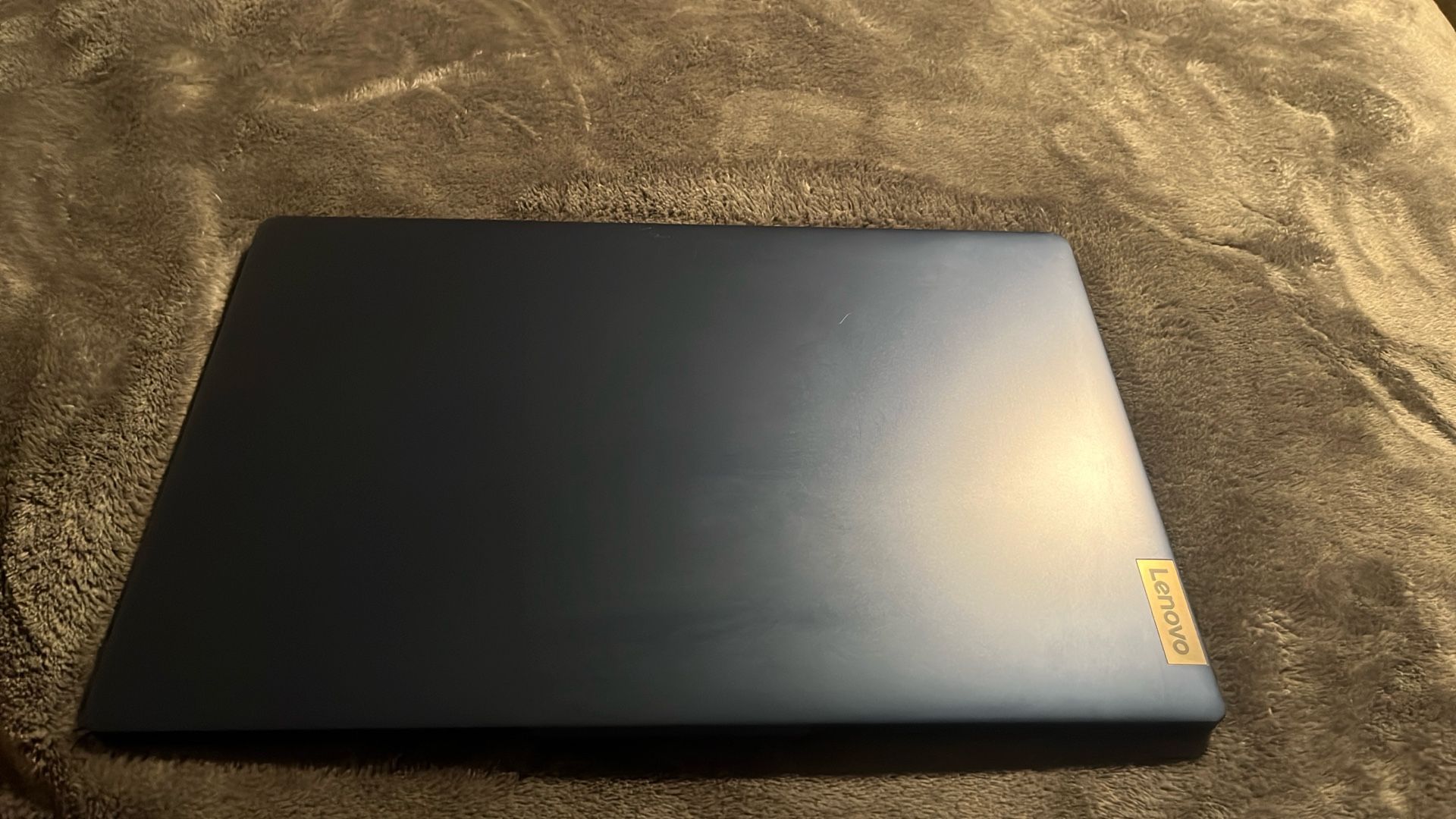 Lenovo Ideal Pad Slim 15abr8