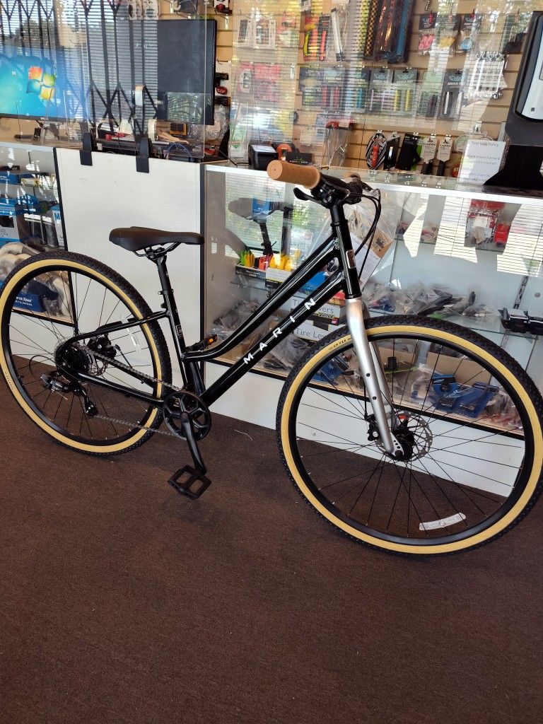 NEW 2025 SMALL MARIN KENTFIELD ST STEP THRU BLACK SPEED