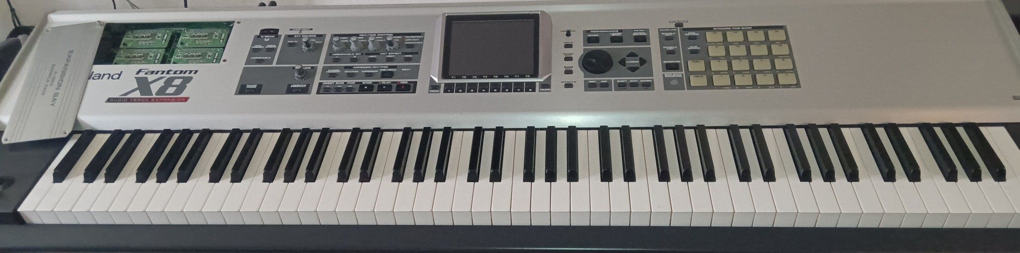 Roland Fantom-X8