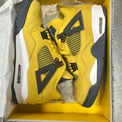 Jordan 4 Retro Lightning 2021 (Men’s 12)