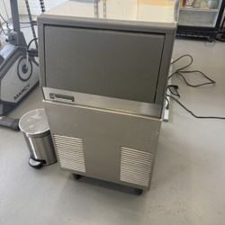Scotsman Commercial Ice Maker Machine