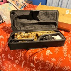 Brand new Aisiweier Gold E Flat Alto Brass Engraved Saxophone