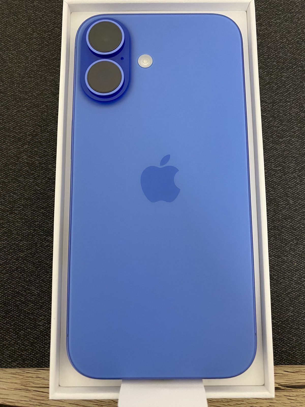 iPhone 16