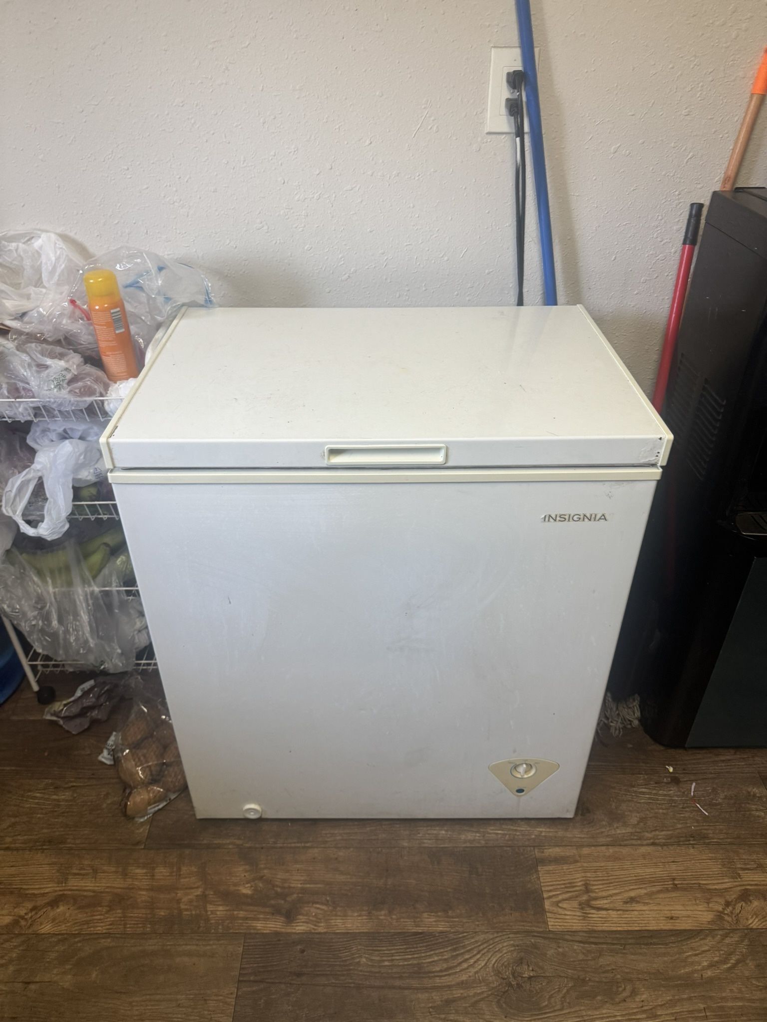 Small Chest Freezer – Works Great