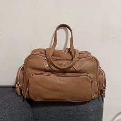 Embossed Lettering Logo Zipper Closure Leather Shoulder Bag Handbag Women's Caramel