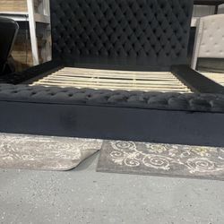 Sectional Recliner And King Size Mattress And Bed Color Black 