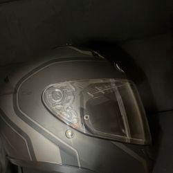 Practically New Helmet 2024 HJC Motorcycle Helmet Medium. 