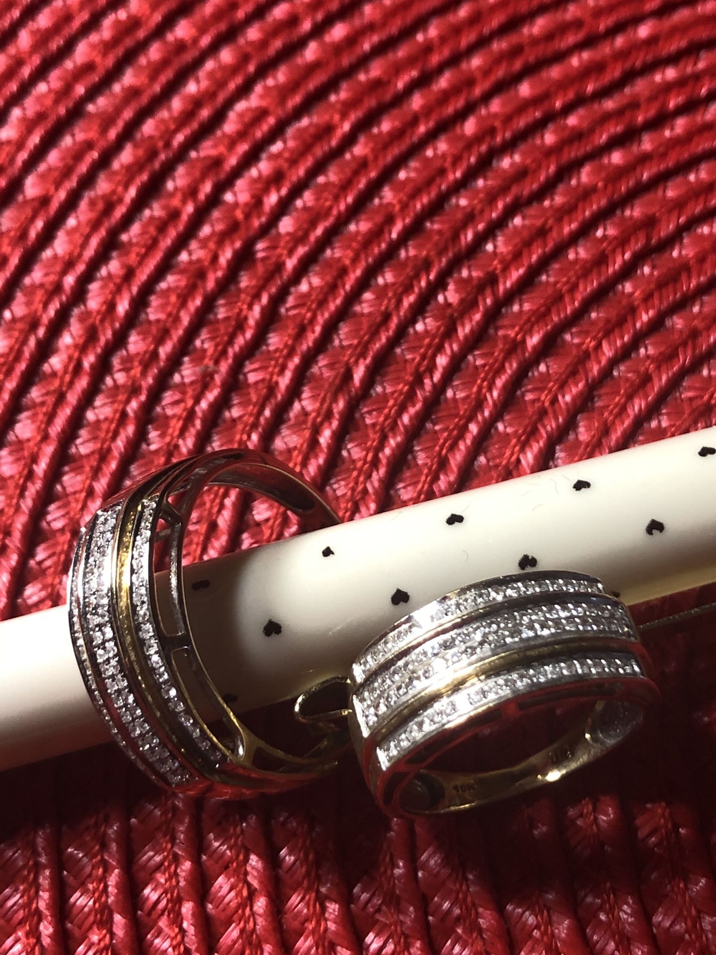 BEAUTIFUL 10k genuine diamond wedding band set, never worn.