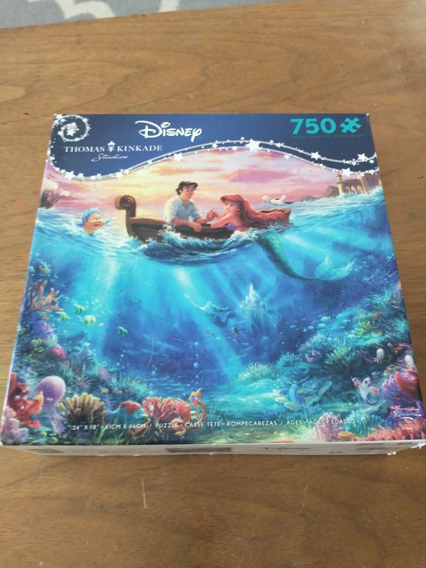 New Disney 750 jigsaw puzzle "Little Mermaid falling in love
Open box but plastic bag still sealed