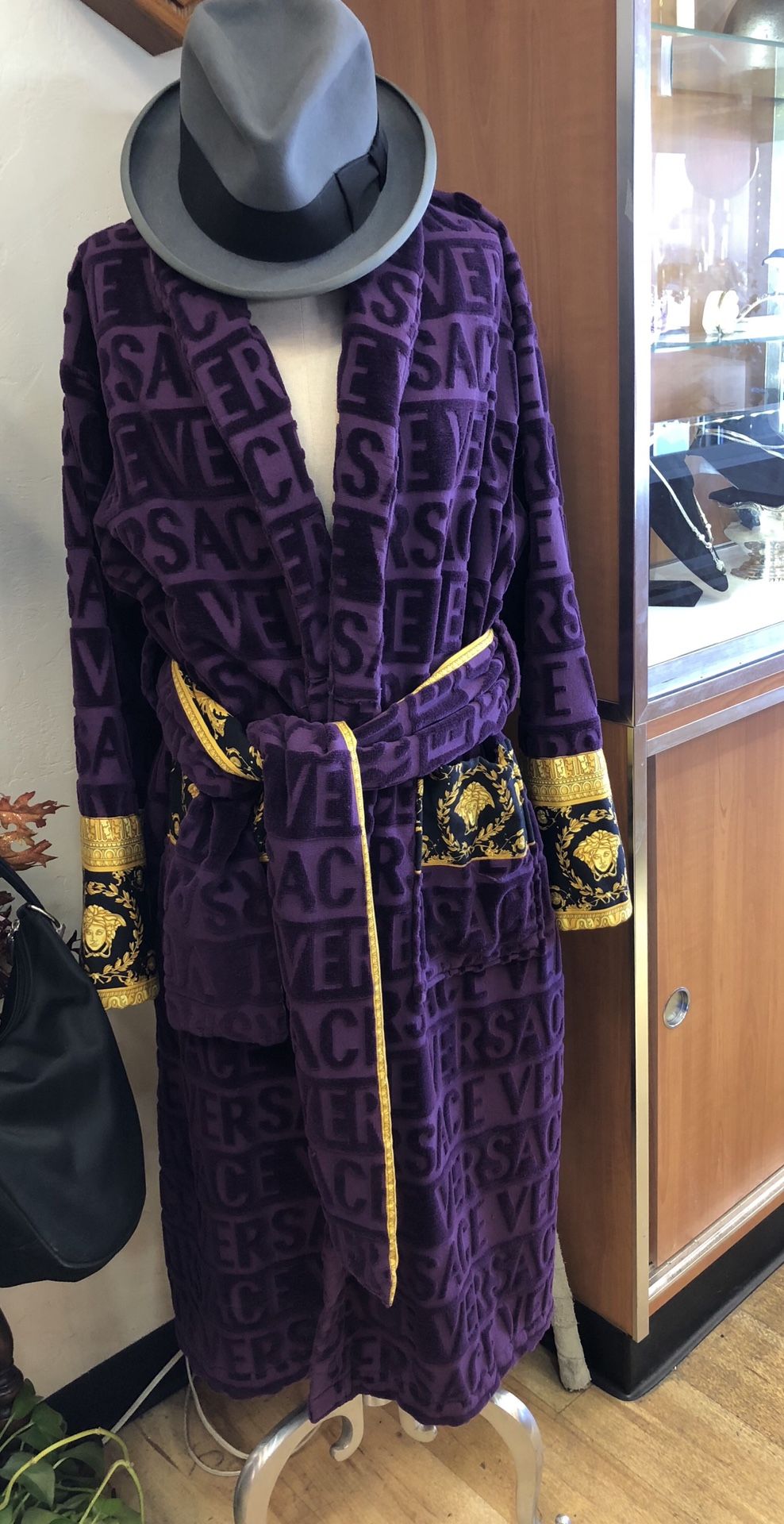 Genuine Versace robe in rare and limited edition purple. These robes generally retail for between $500 and $600. This one was retailed even higher.