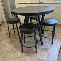 Kitchen Table with Stools