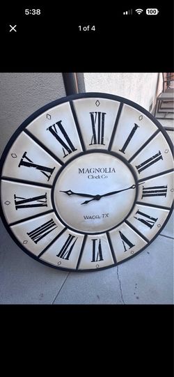 Magnolia Clock