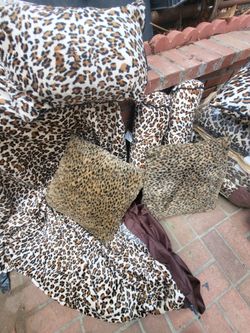 Full set Leopard Bedding Pillows and Curtain