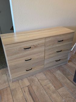 Light oak 6 drawer dresser