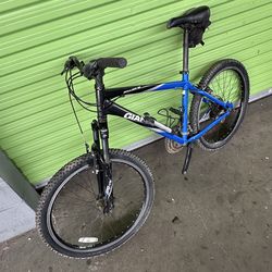 Giant aluxx 6000 series mountain bike (Size M)