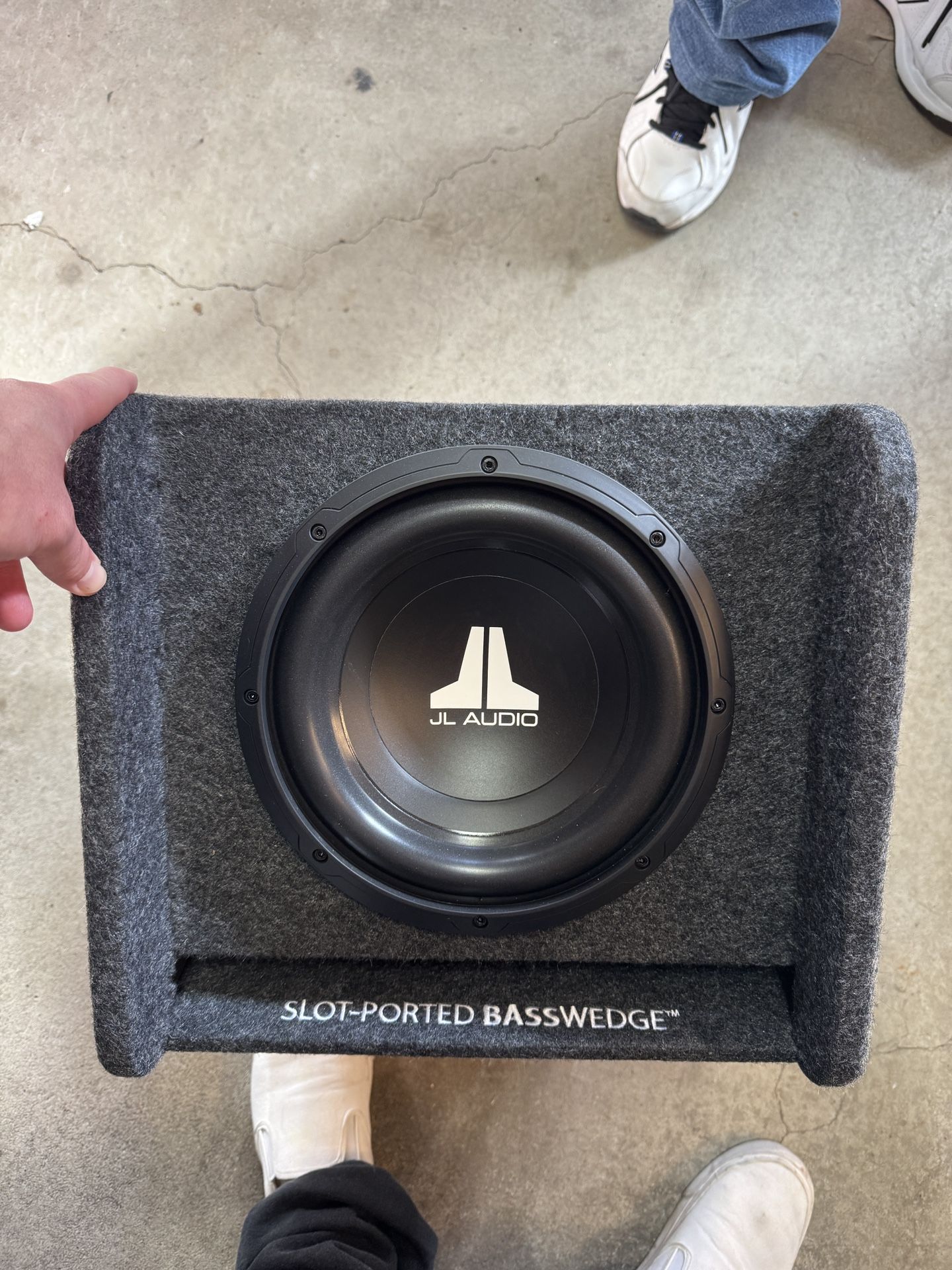 JL AUDIO BASSWEDGE 10 SUBWOOFER WITH BOX