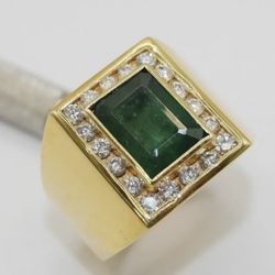 Emerald & Diamond Ring