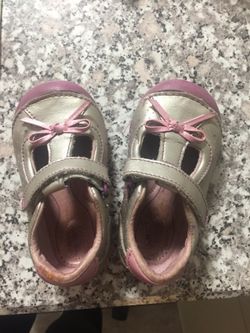 Shoes toddler size 6 m