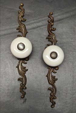 Taiwan porcelain knob with antique brass back plate dresser pulls set of two