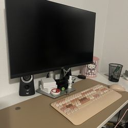 Dell Monitor W/Keyboard/PC. The whole Set 