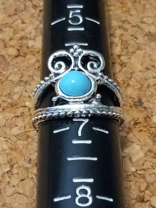 VINTAGE BOHEMIAN SILVER PLATED FASHION RING. SIZE 6.5. (E)