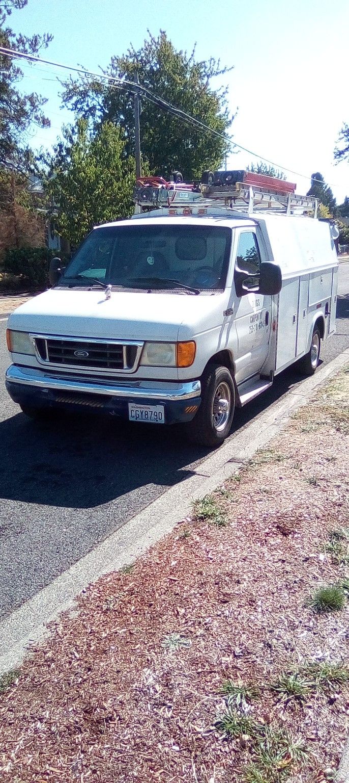 2005 Ford E-350