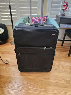Metro Luggage Suitcase 24x20 Black