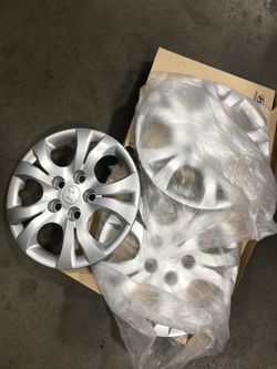 2010 Hyundai Elantra caps