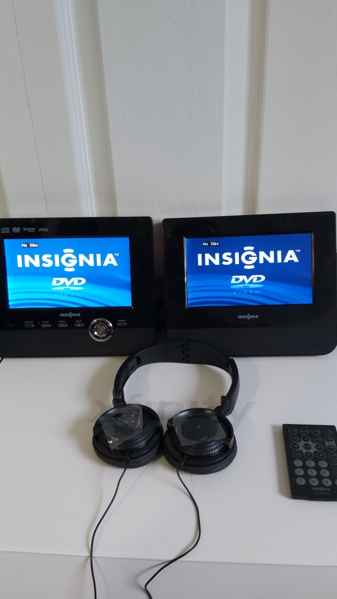 Insigina DVD dual screen portable Car Player
