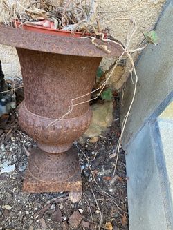 Cast iron planter