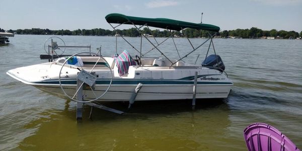 210 hurricane deck boat with a 200 yamaha