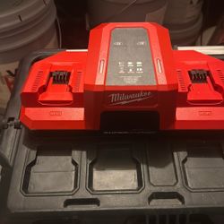 Milwaukee Super Charger 