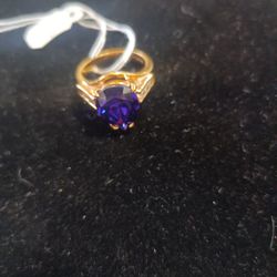 Purple Stone Ring With Gold Tone 