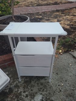 Small table with connections on the tap $20