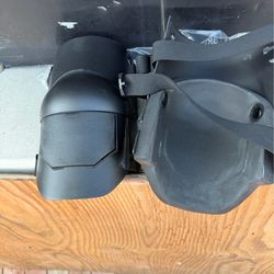 Black work knee pads