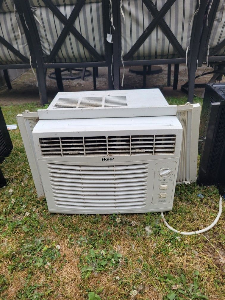 Haier 5000 BTU Air Conditioner 