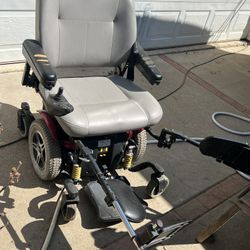 Jazzy Chair With Leg Lifts