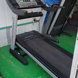 Proform Pro 2000 Model, Treadmill  Like New.